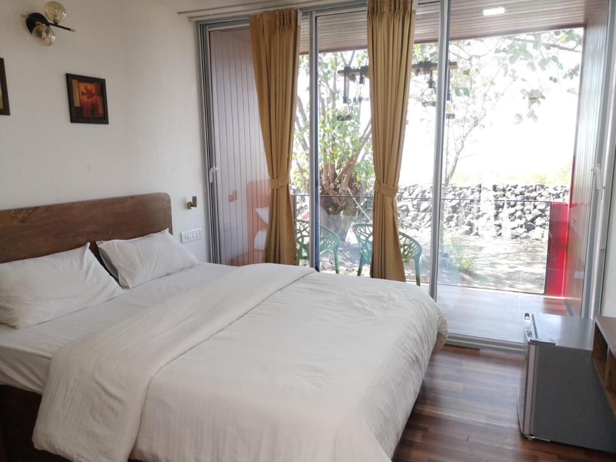 The Koasta Sea View Resort Korlai Екстериор снимка