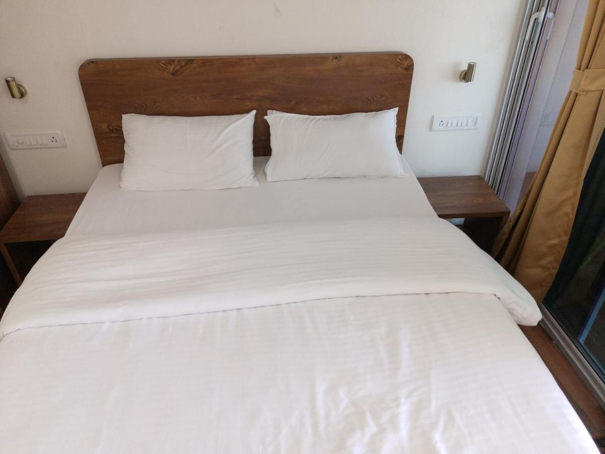 The Koasta Sea View Resort Korlai Екстериор снимка